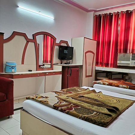 Hotel Yatri International Nuova Delhi Esterno foto