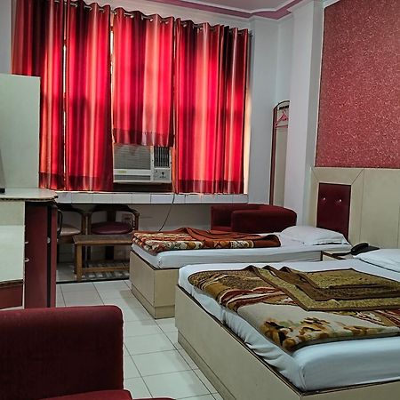 Hotel Yatri International Nuova Delhi Esterno foto
