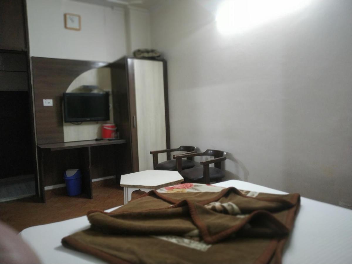 Hotel Yatri International Nuova Delhi Esterno foto