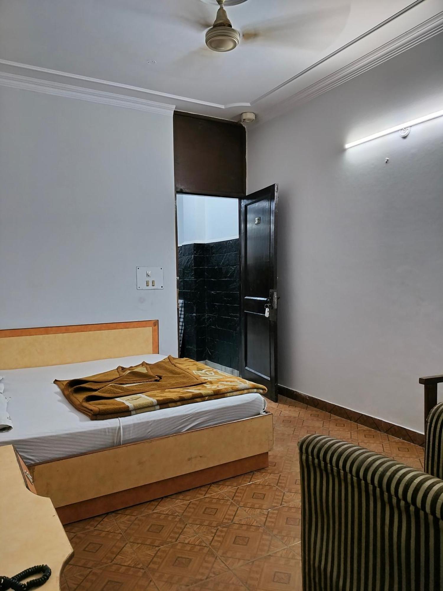 Hotel Yatri International Nuova Delhi Camera foto
