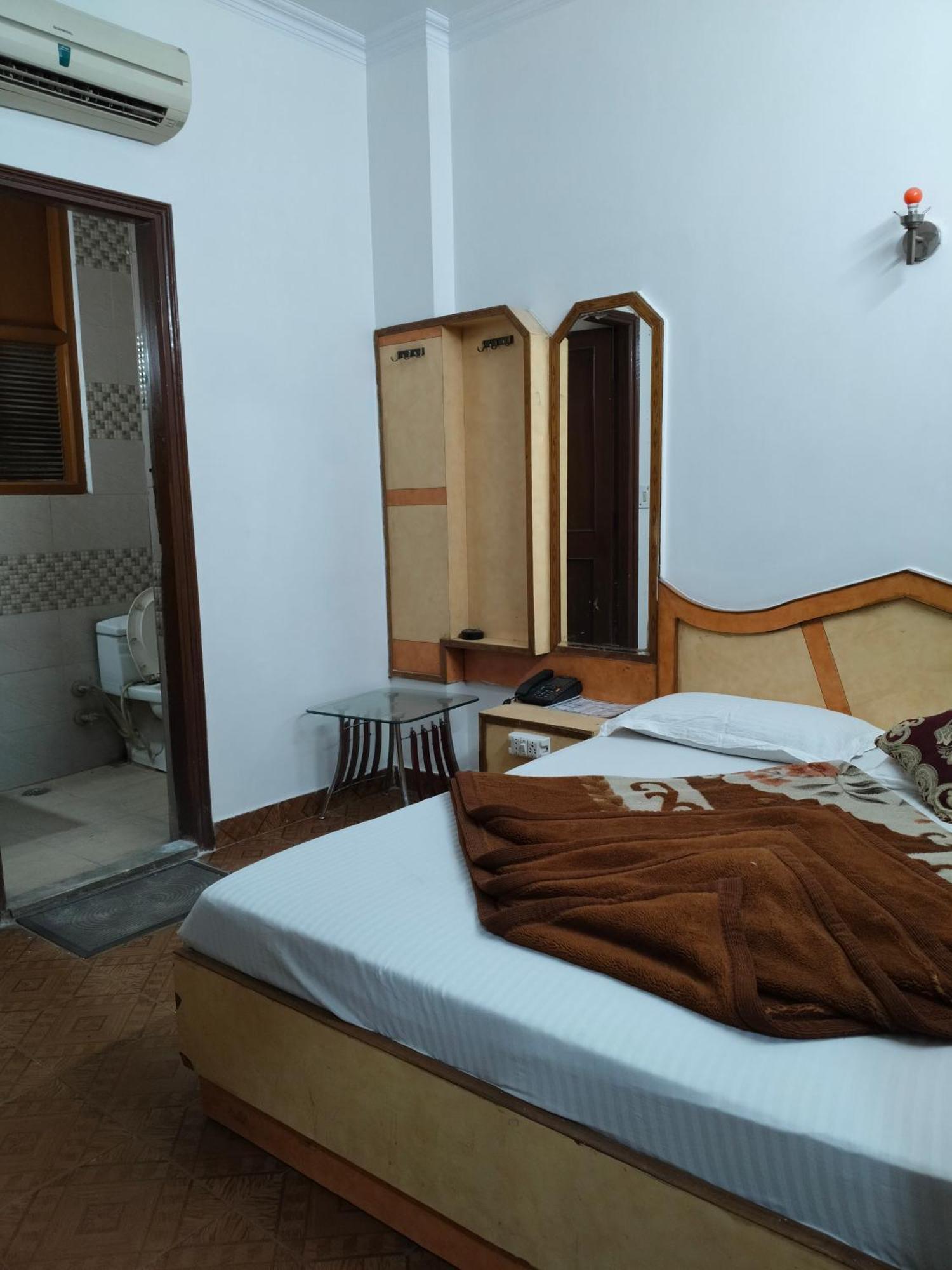 Hotel Yatri International Nuova Delhi Camera foto