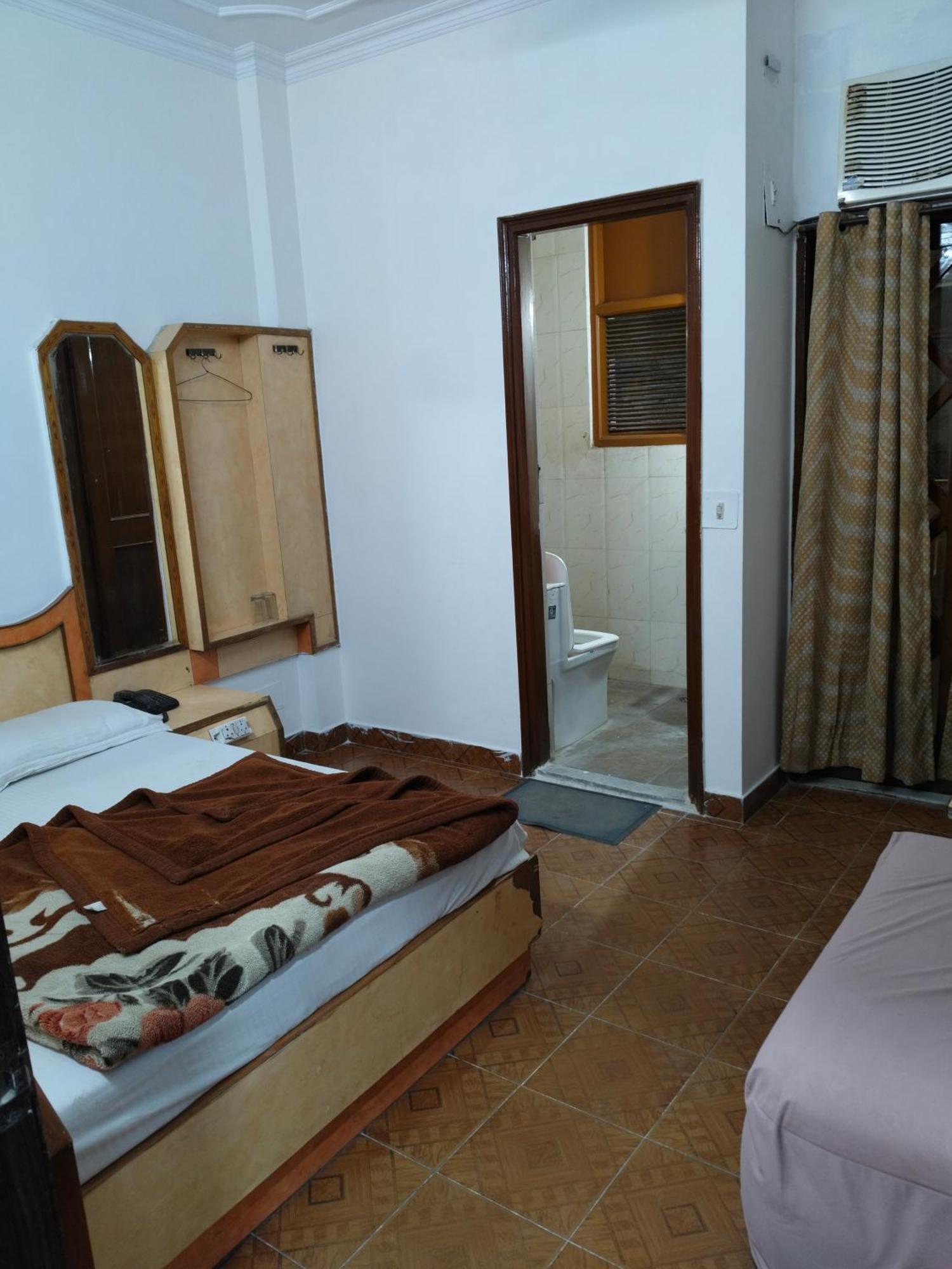 Hotel Yatri International Nuova Delhi Camera foto