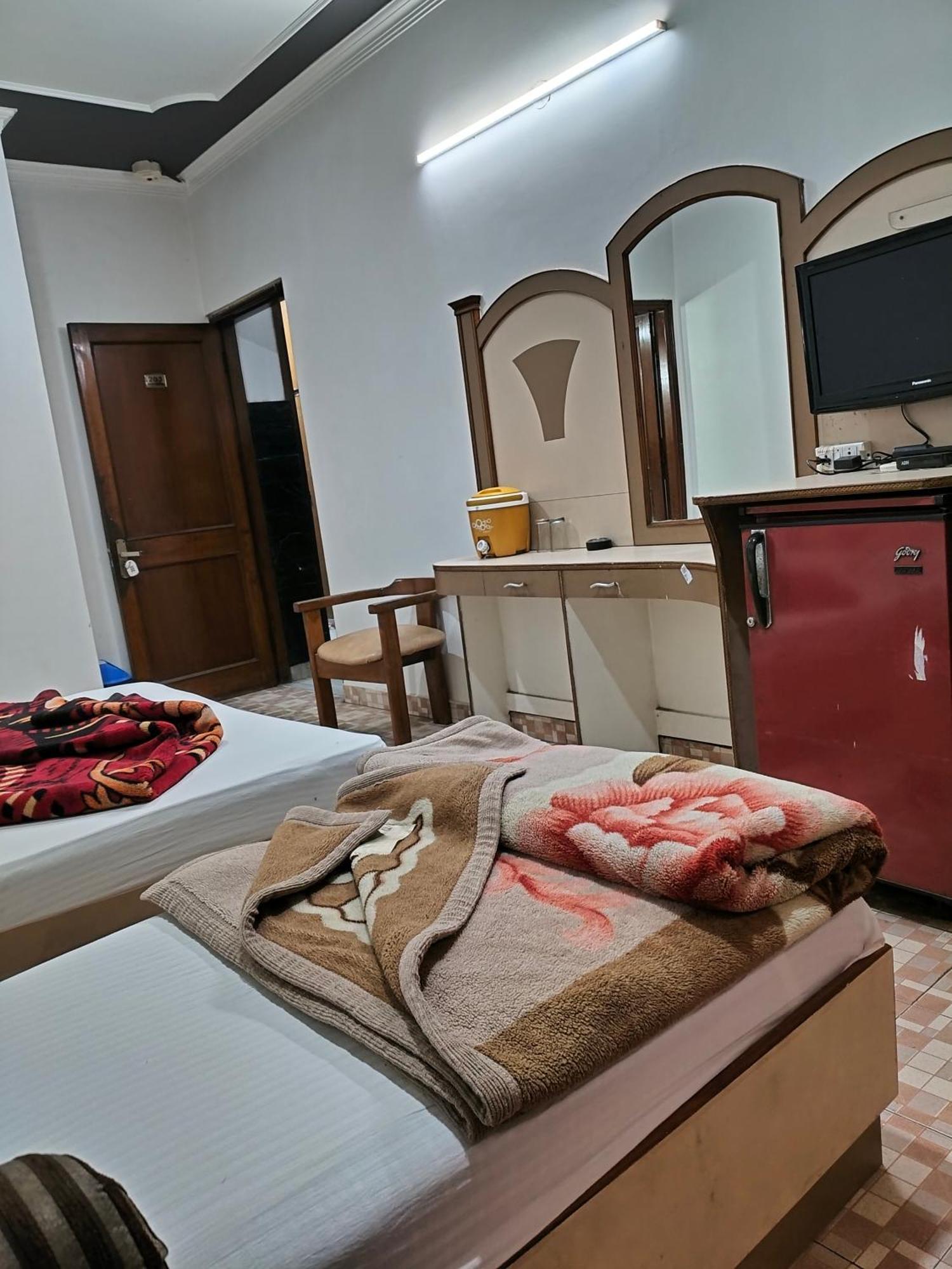 Hotel Yatri International Nuova Delhi Camera foto