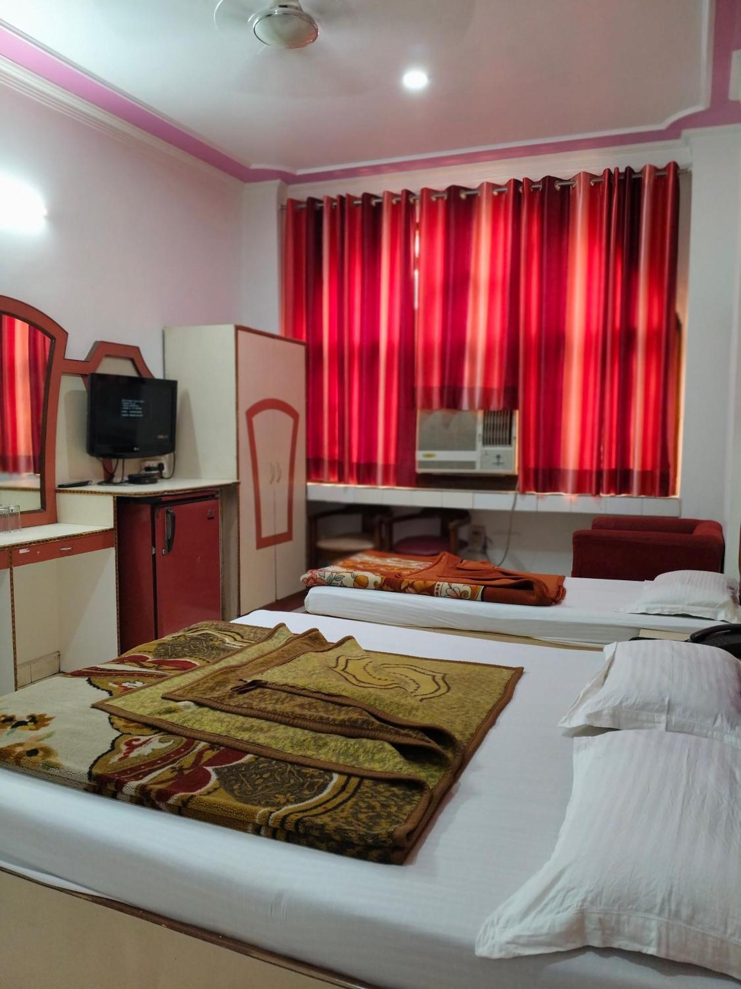 Hotel Yatri International Nuova Delhi Camera foto