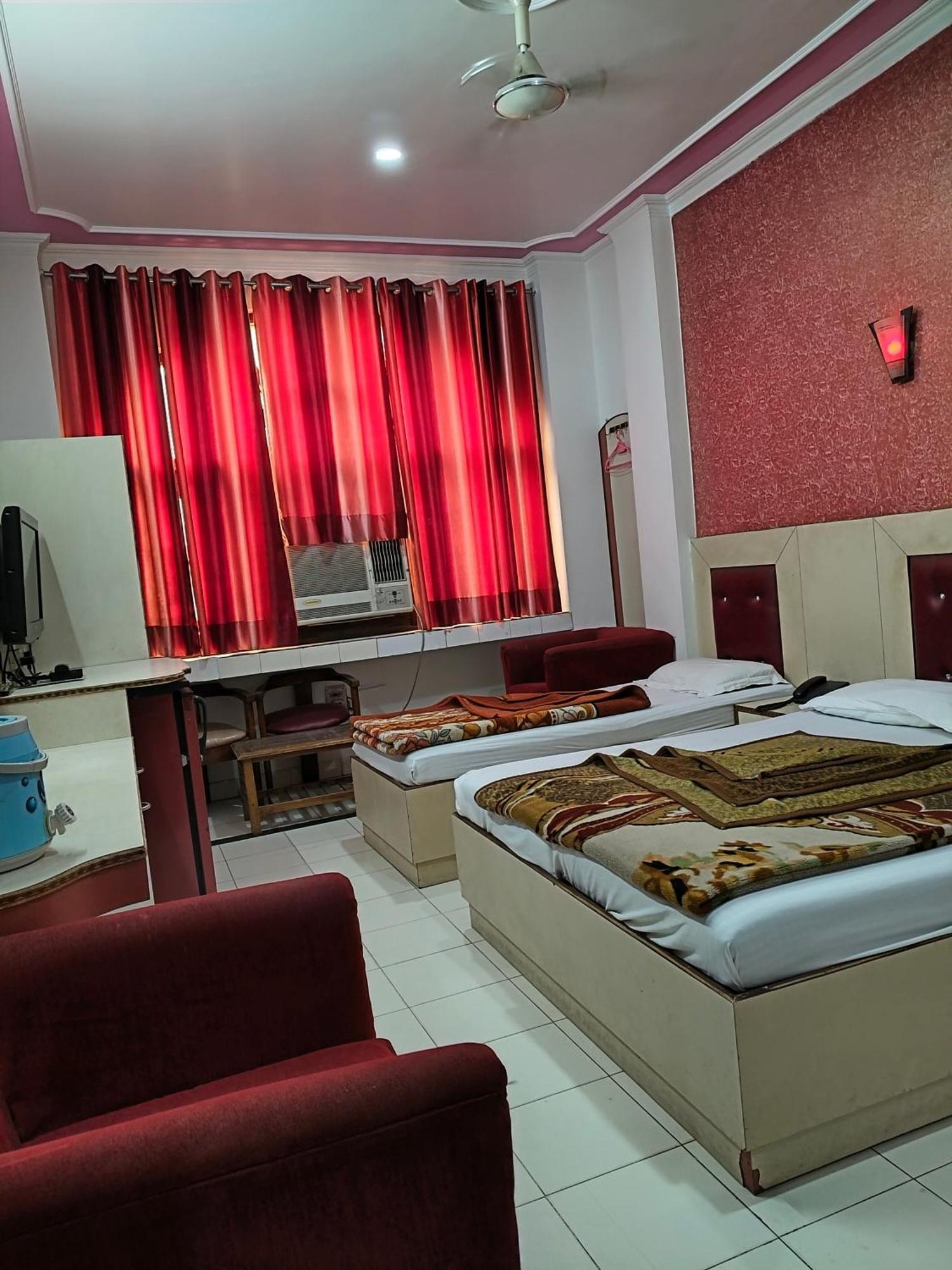 Hotel Yatri International Nuova Delhi Camera foto