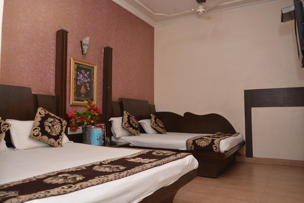 Hotel Yatri International Nuova Delhi Esterno foto