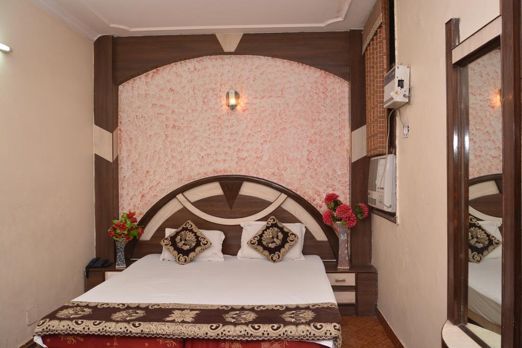 Hotel Yatri International Nuova Delhi Esterno foto