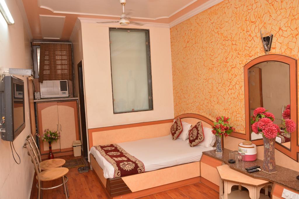 Hotel Yatri International Nuova Delhi Esterno foto