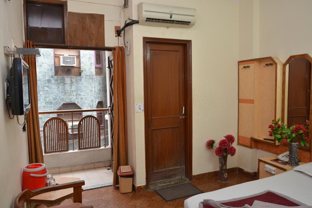 Hotel Yatri International Nuova Delhi Esterno foto