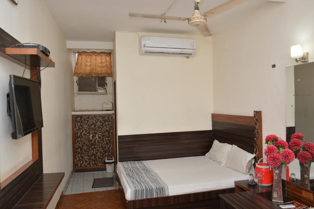 Hotel Yatri International Nuova Delhi Esterno foto