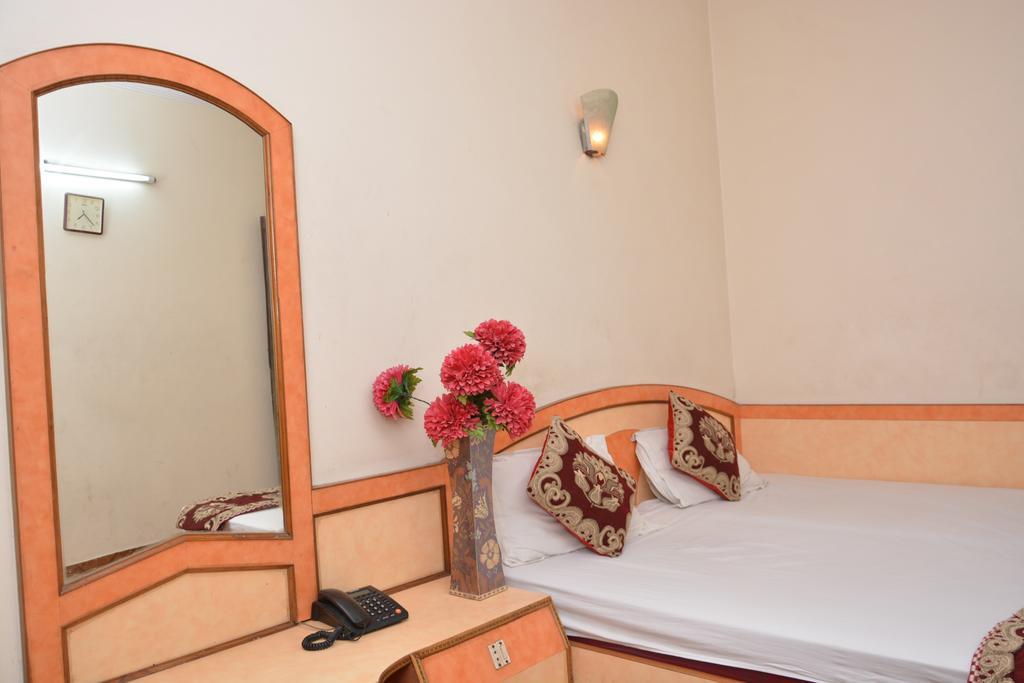 Hotel Yatri International Nuova Delhi Esterno foto