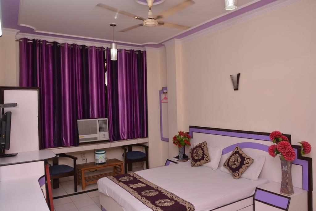 Hotel Yatri International Nuova Delhi Esterno foto