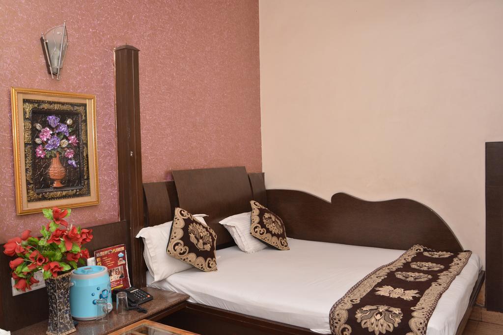 Hotel Yatri International Nuova Delhi Esterno foto