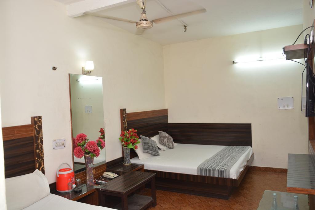 Hotel Yatri International Nuova Delhi Esterno foto