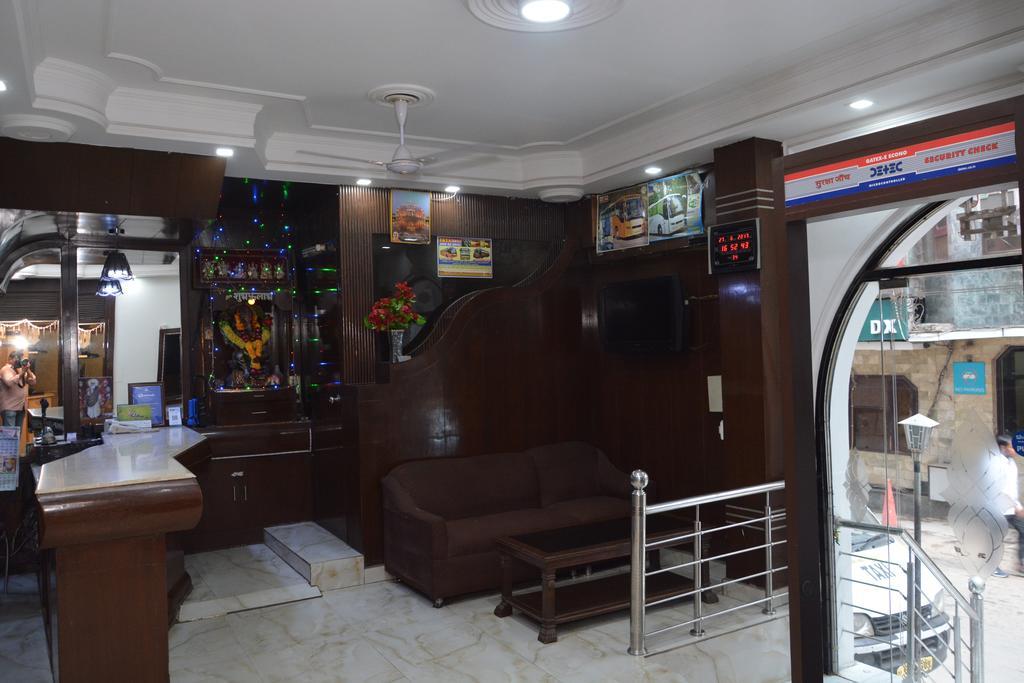 Hotel Yatri International Nuova Delhi Esterno foto
