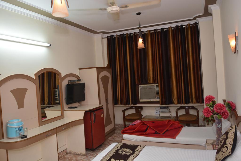 Hotel Yatri International Nuova Delhi Esterno foto